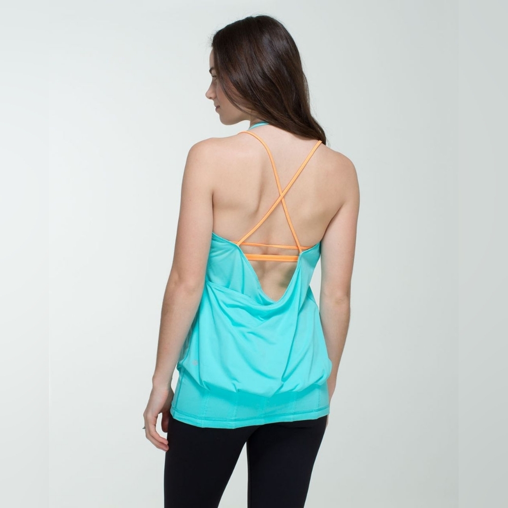 Lululemon 10 Flow & Go Tank